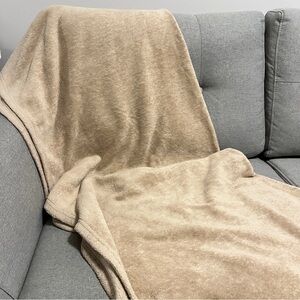 Cozy Tan Throw Blanket